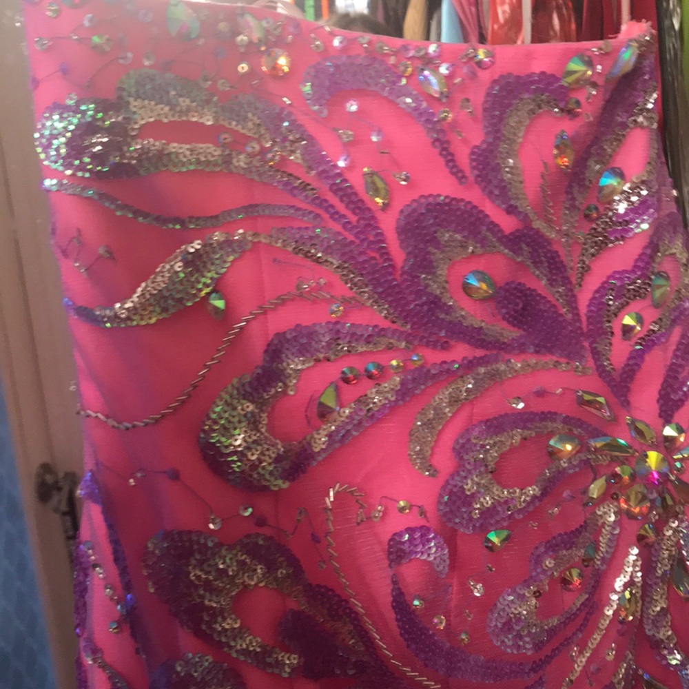Dress - Picture 3 of 7